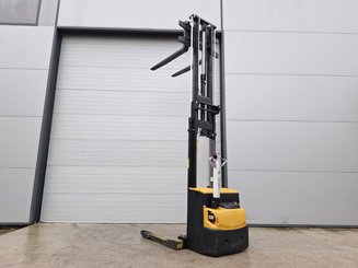 Mitgänger-Spreizenstapler Caterpillar NSP16N2S