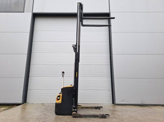 Mitgänger-Spreizenstapler Caterpillar NSP16N2S