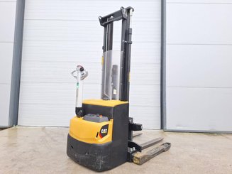 Mitgänger-Spreizenstapler Caterpillar NSP16N2S