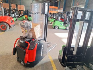 Gabelhochhubwagen mit klappbarer Plattform Hangcha  CDD16-AC2S-L 