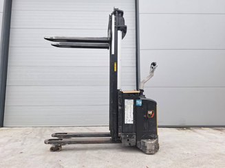 Hochhubwagen mit Deichsel Caterpillar NSV16Ni