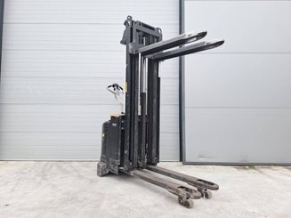 Hochhubwagen mit Deichsel Caterpillar NSV16Ni