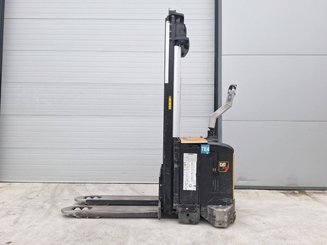 Hochhubwagen mit Deichsel Caterpillar NSV16Ni