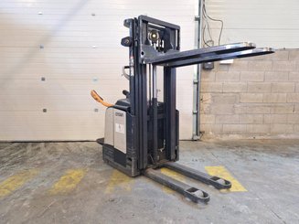 Gabelhochhubwagen mit klappbarer Plattform Crown ET4000-1.4