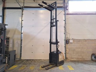 Gabelhochhubwagen mit klappbarer Plattform Crown ET4000-1.4