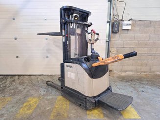 Gabelhochhubwagen mit klappbarer Plattform Crown ET4000-1.4