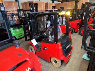 4-Rad Gabelstapler Hangcha AE18