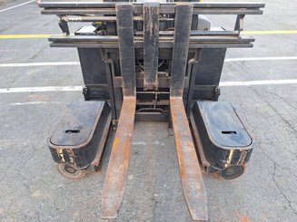 Mehrwege-Schubmaststapler Caterpillar NRM20K