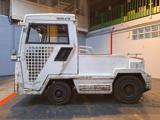 Schlepper Charlatte T135 - 5