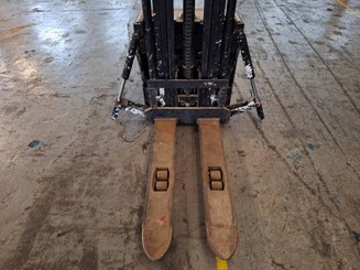 Hochhubwagen mit Deichsel Caterpillar NSP16N2