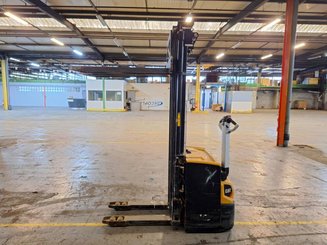 Hochhubwagen mit Deichsel Caterpillar NSP16N2