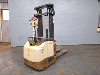 Hochhubwagen mit Deichsel Crown ES4000-1.2