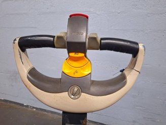 Hochhubwagen mit Deichsel Crown ES4000-1.2