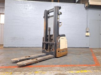 Hochhubwagen mit Deichsel Crown ES4000-1.2