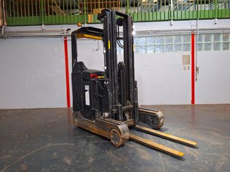Schubmaststapler Caterpillar NR16N2
