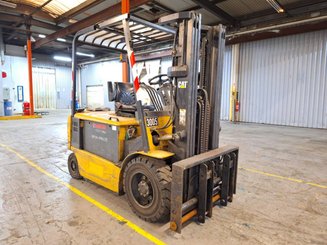 4-Rad Gabelstapler Caterpillar EP30K-PAC