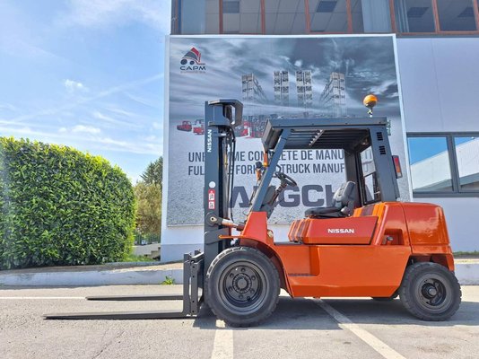 4-Rad Gabelstapler Nissan F04D40Q - 1