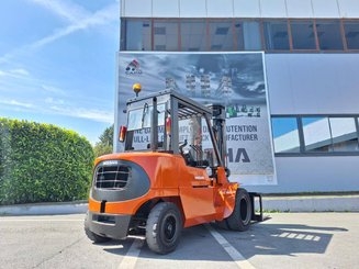 4-Rad Gabelstapler Nissan F04D40Q - 4