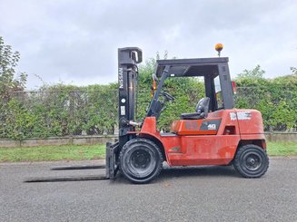4-Rad Gabelstapler Nissan F04D40Q - 2