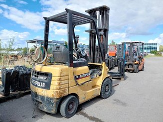 4-Rad Gabelstapler Caterpillar GP18