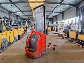 Hochhubwagen mit Deichsel Fenwick L16