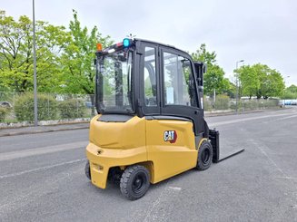 4-Rad Gabelstapler Caterpillar EP30N