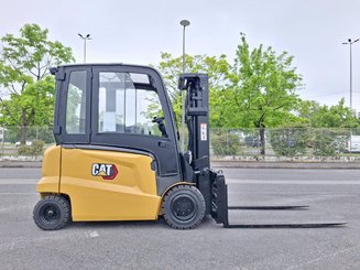 4-Rad Gabelstapler Caterpillar EP30N