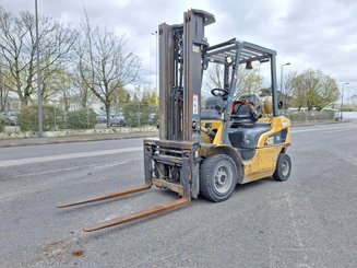 4-Rad Gabelstapler Caterpillar GP25NTD