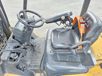4-Rad Gabelstapler Caterpillar GP25NTD