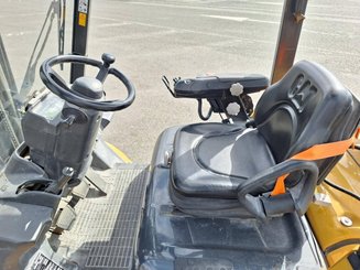 4-Rad Gabelstapler Caterpillar GP25NTD