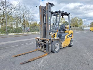 4-Rad Gabelstapler Caterpillar GP25NTD