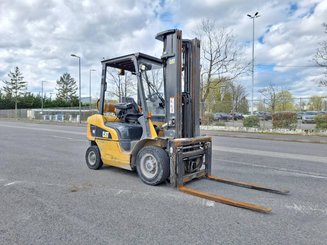 4-Rad Gabelstapler Caterpillar GP25NTD
