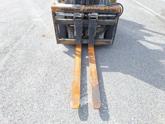4-Rad Gabelstapler Caterpillar GP25NTD