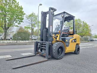 4-Rad Gabelstapler Caterpillar GP35 NTD