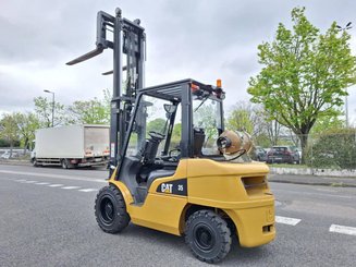 4-Rad Gabelstapler Caterpillar GP35 NTD