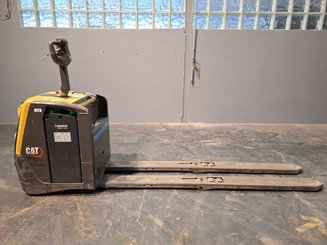 Niederhubwagen Fahrerstand Caterpillar NPV20N2