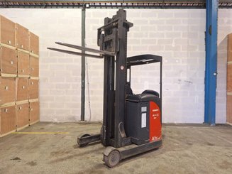 Schubmaststapler Fenwick R14S