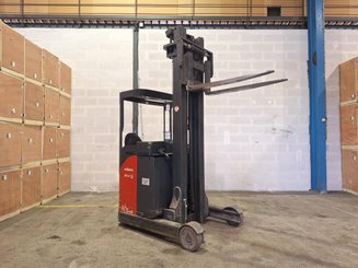 Schubmaststapler Fenwick R14S