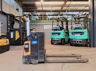Niederhubwagen mit Deichsel Caterpillar NPP20N2