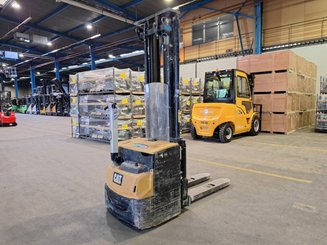 Hochhubwagen mit Deichsel Caterpillar NSP16N2