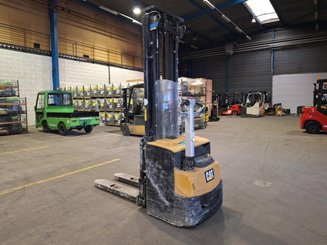 Hochhubwagen mit Deichsel Caterpillar NSP16N2