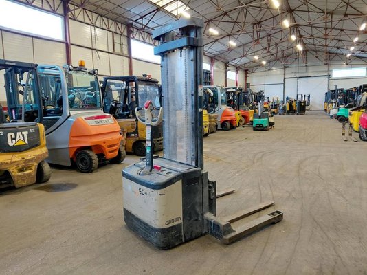 Mitgänger-Spreizenstapler Crown WS2300 1.8 - 1