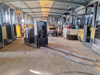 Niederhub-Kommissionierer Crown GPC3055-2.0