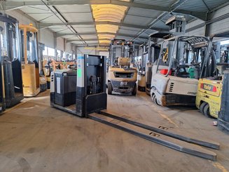 Niederhub-Kommissionierer Crown GPC3055-2.0