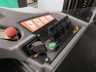 Schubmaststapler OMG NEOS16 SE