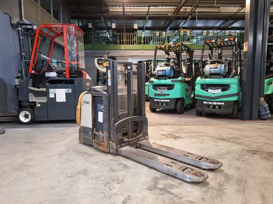 Hochhubwagen mit Deichsel Crown DT3040 2.0 - 1