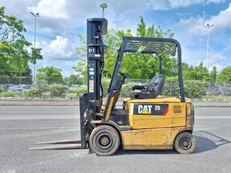 4-Rad Gabelstapler Caterpillar EP25K-PAC