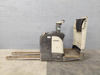 Niederhubwagen Fahrerstand Crown WT3040 2.00