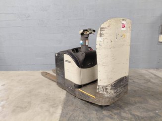 Niederhubwagen Fahrerstand Crown WT3040 2.00