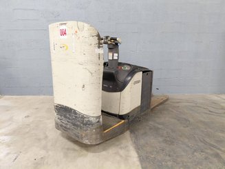 Niederhubwagen Fahrerstand Crown WT3040 2.00